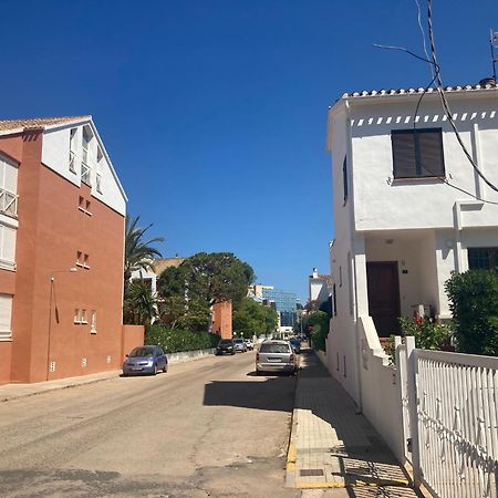 Chalet Adosado En Urbanizacion Con Precioso Jardin Denia Kültér fotó